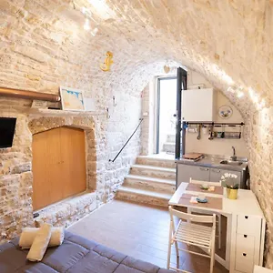 Piccola Pietra Bianca , Giovinazzo Włochy
